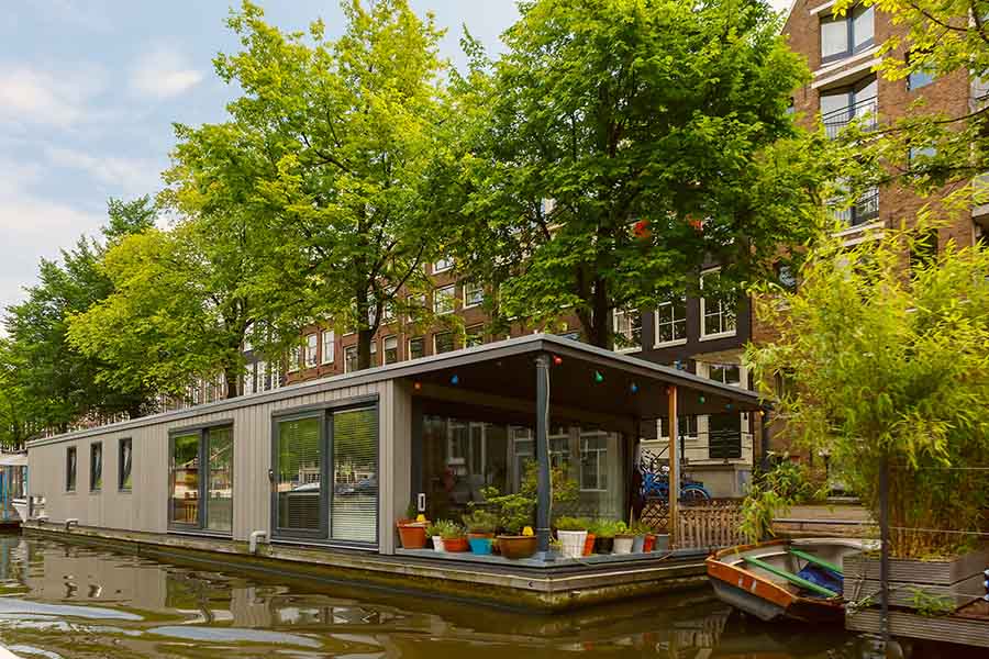 Buying a house bout with expats amsterdam